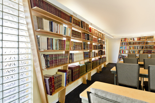 View of the Bookshelves © Chris Bradley