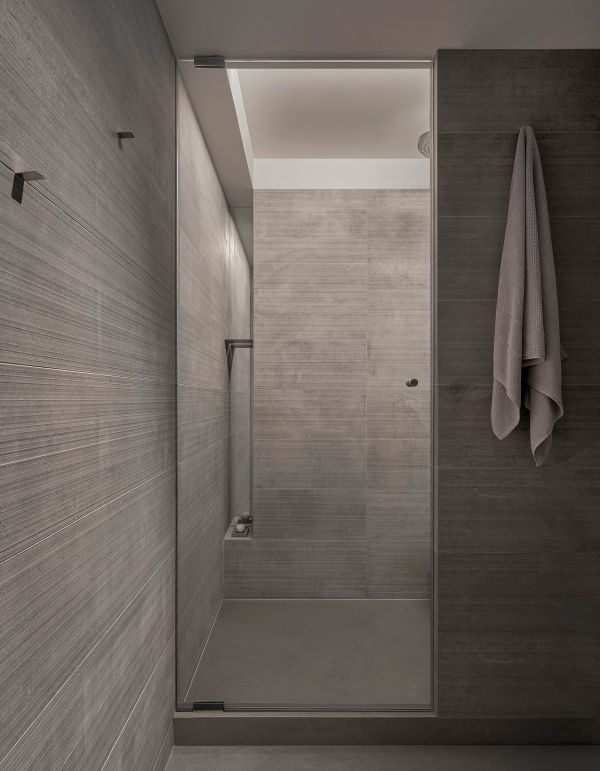 Bathroom © Mike Schwartz