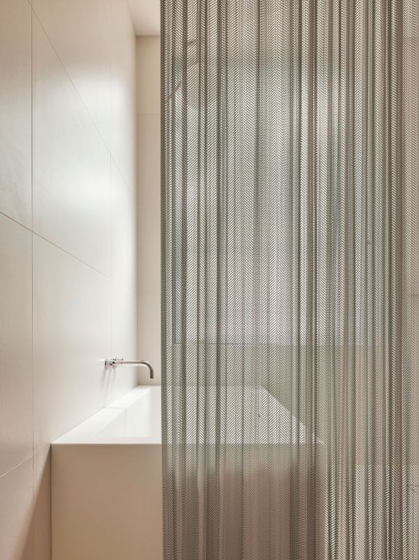 Bath Detail © Mike Schwartz