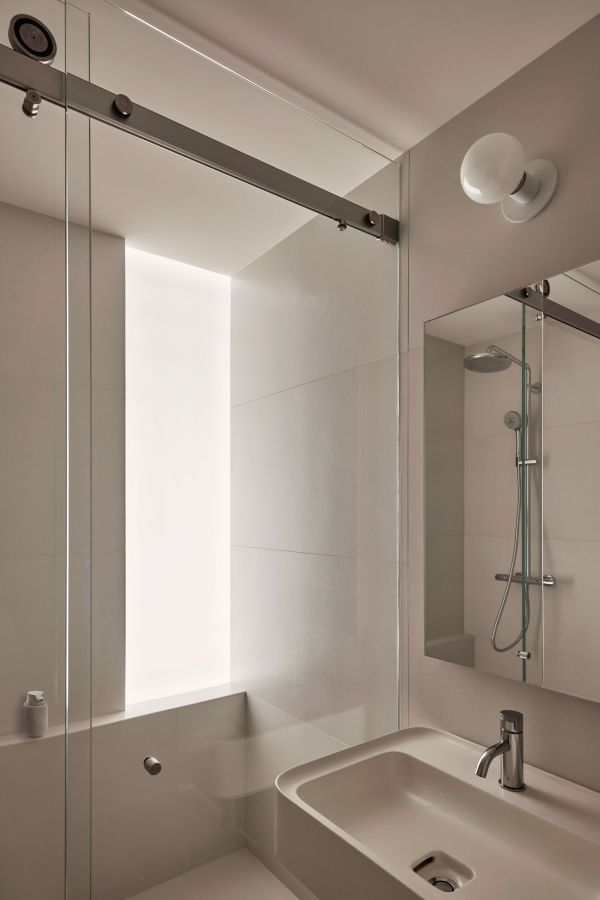 Secondary Bathroom © Mike Schwartz